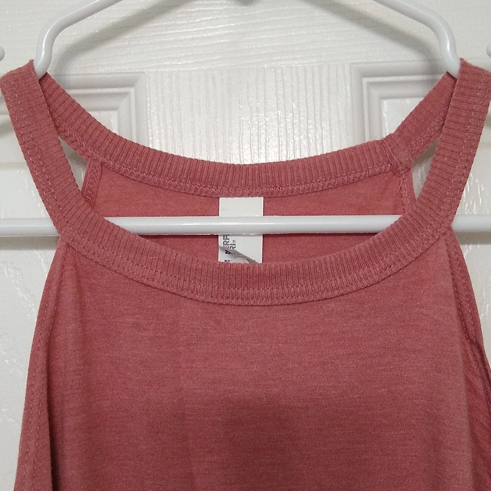 Heathered Pink Rocker Tank - Picture 4 of 4